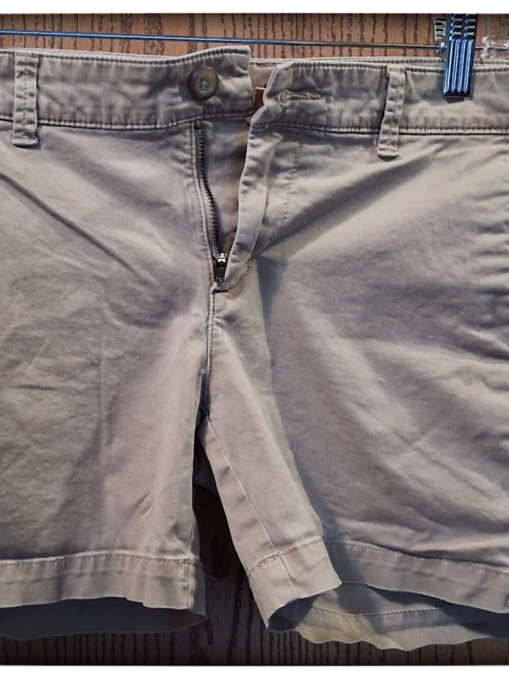 Khakis by GAP Style: Girlfriend 5 Inch Short Color: "Rolled Oats"